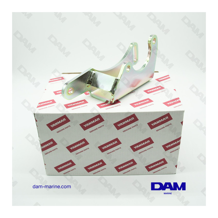 SUPPORT DE POMPE YANMAR 3YM