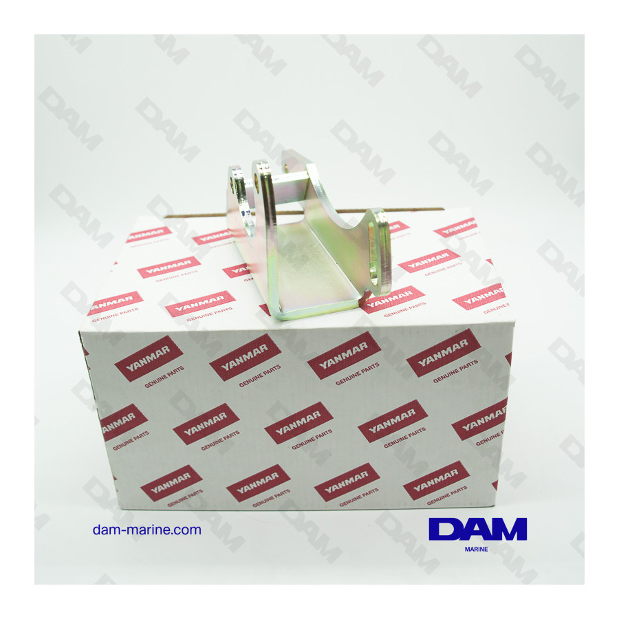 SUPPORT DE POMPE YANMAR 3YM